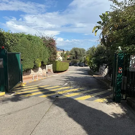 Calme A Deux Pas De La Avec Jardin Et Parking Prive Beaulieu-sur-Mer