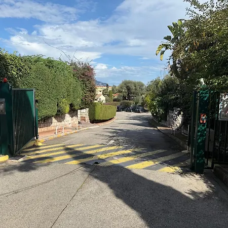 Calme A Deux Pas De La Avec Jardin Et Parking Prive Beaulieu-sur-Mer