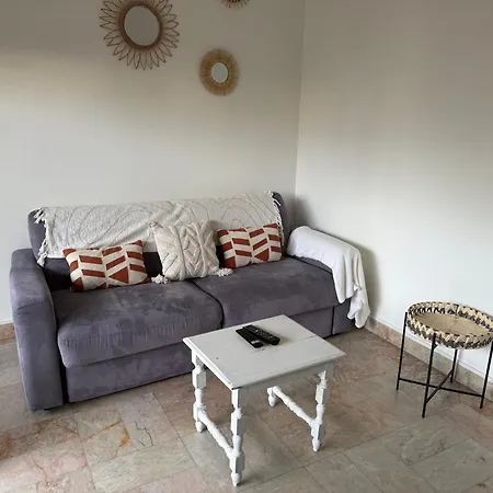 Calme à Deux Pas De La Avec Jardin Et Parking Privé *