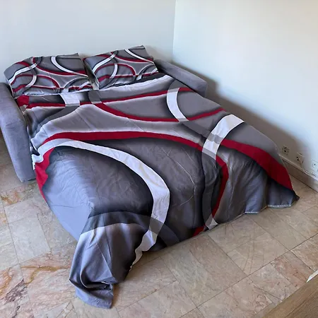 Calme A Deux Pas De La Avec Jardin Et Parking Prive Apartament *